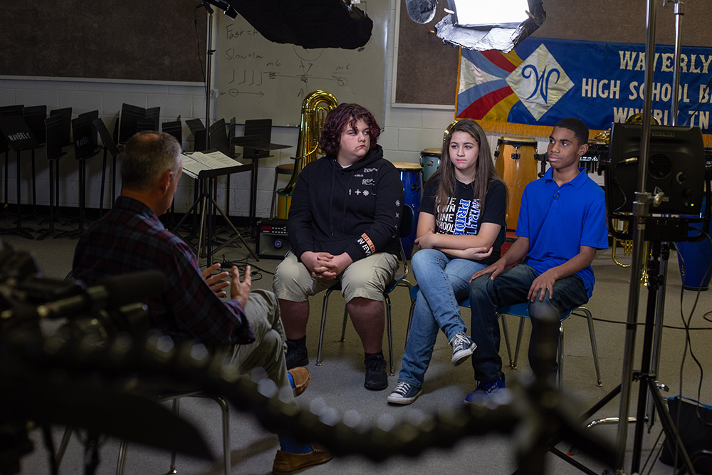 Waverly students impacted by the flooding speak with CBS Mornings host Mark Strassman (Photo Courtesy of KHS America)