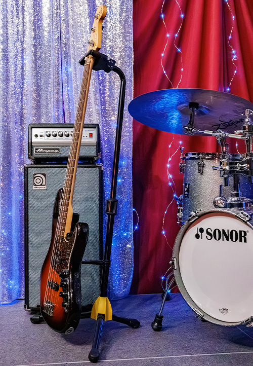Hercules Introduces GS412BSW Auto-Grip Guitar Stand with Innovative Auto-Swivel Yoke